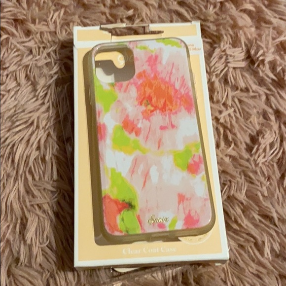 Used Sonix iphone 11 max pro case (glows in dark)